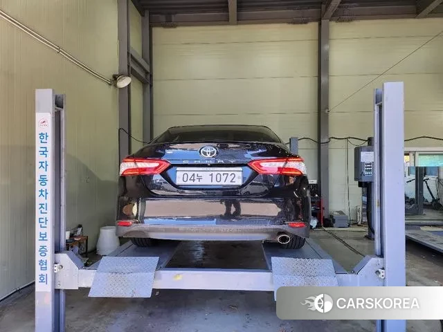 Toyota Camry (XV70) 2018 Черный из Кореи, фото 2
