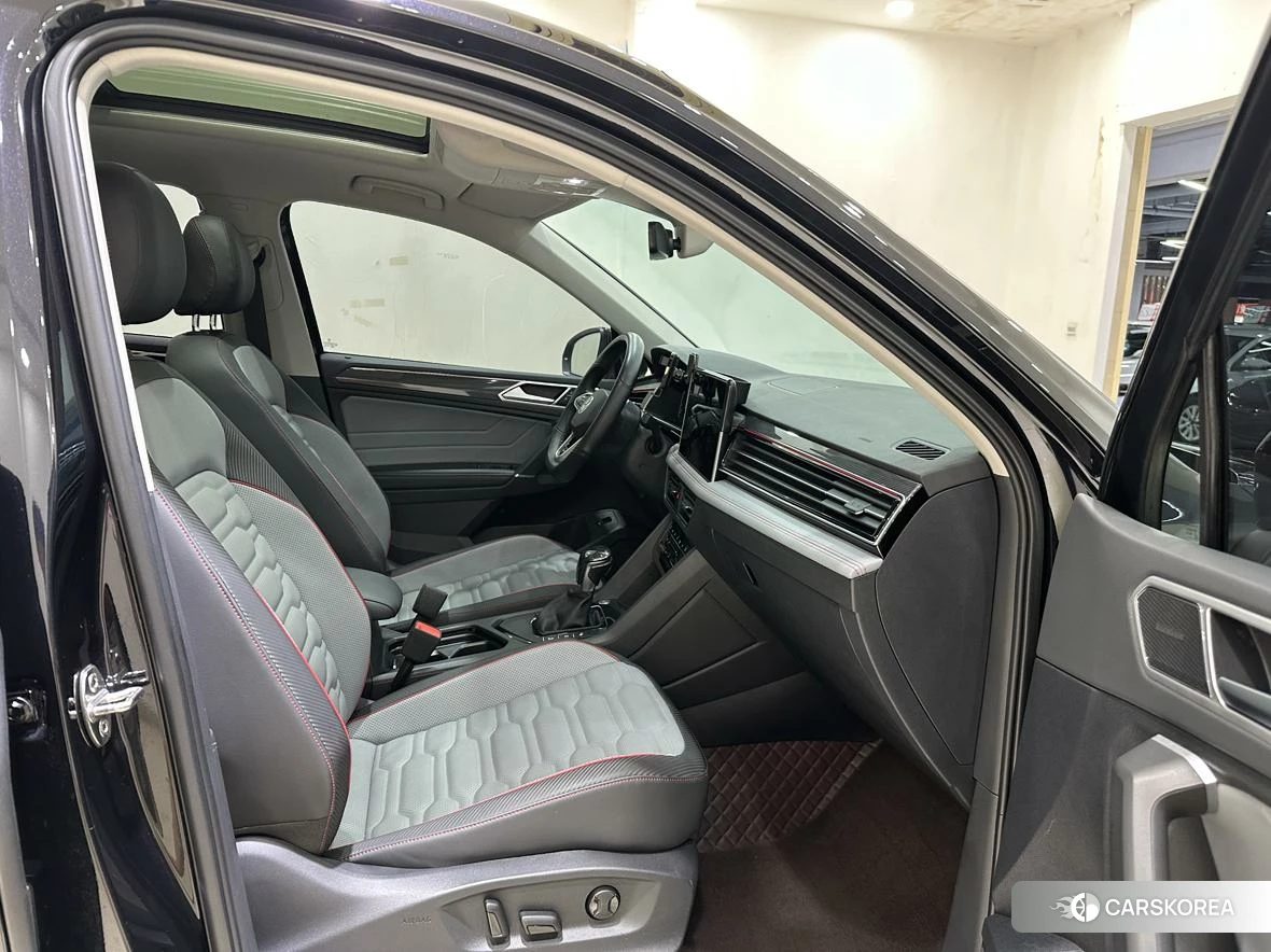 Volkswagen Tiguan L 2023 Черный из Китая, фото 6