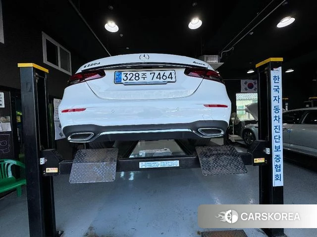 Mercedes-Benz E-Class W213 2022 Белый из Кореи, фото 2