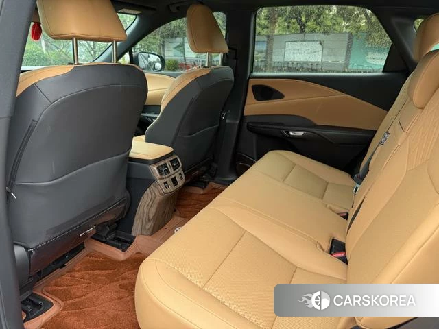 Lexus RX 2025 Черный из Китая, фото 6