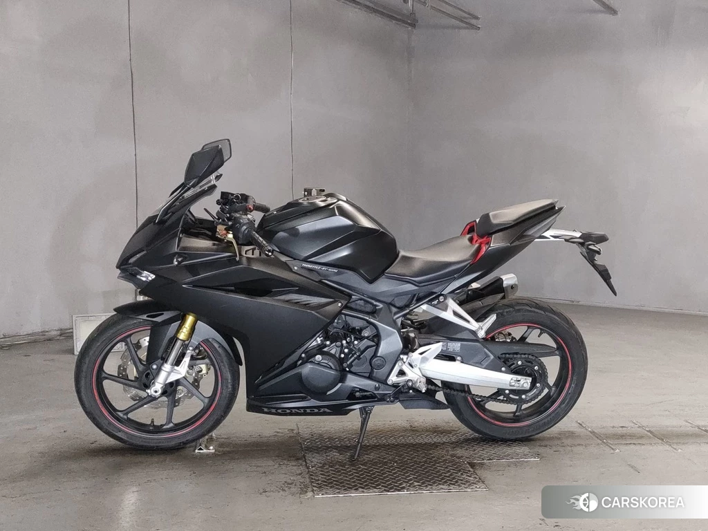 Проданный Honda CBR250RR 2017 из Японии, фото 2