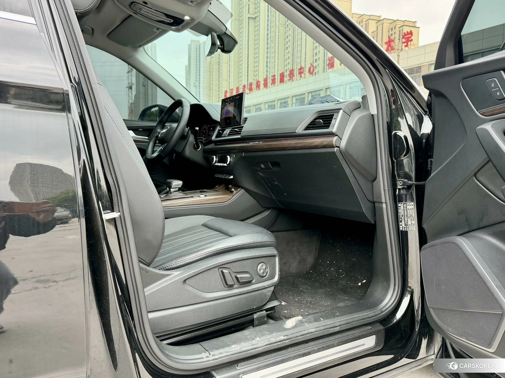 Audi Q5L id 4514851 из Китая 9