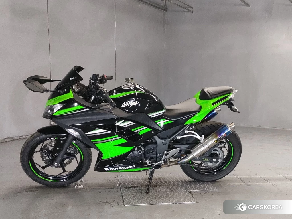 Проданный Kawasaki NINJA 250 2016 из Японии
