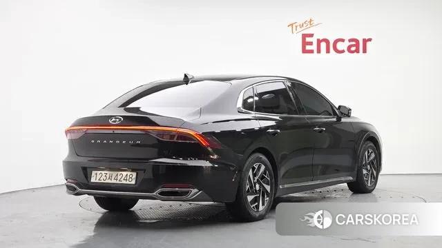 Hyundai The New Grandeur IG Hybrid id 3488962 из Кореи 12