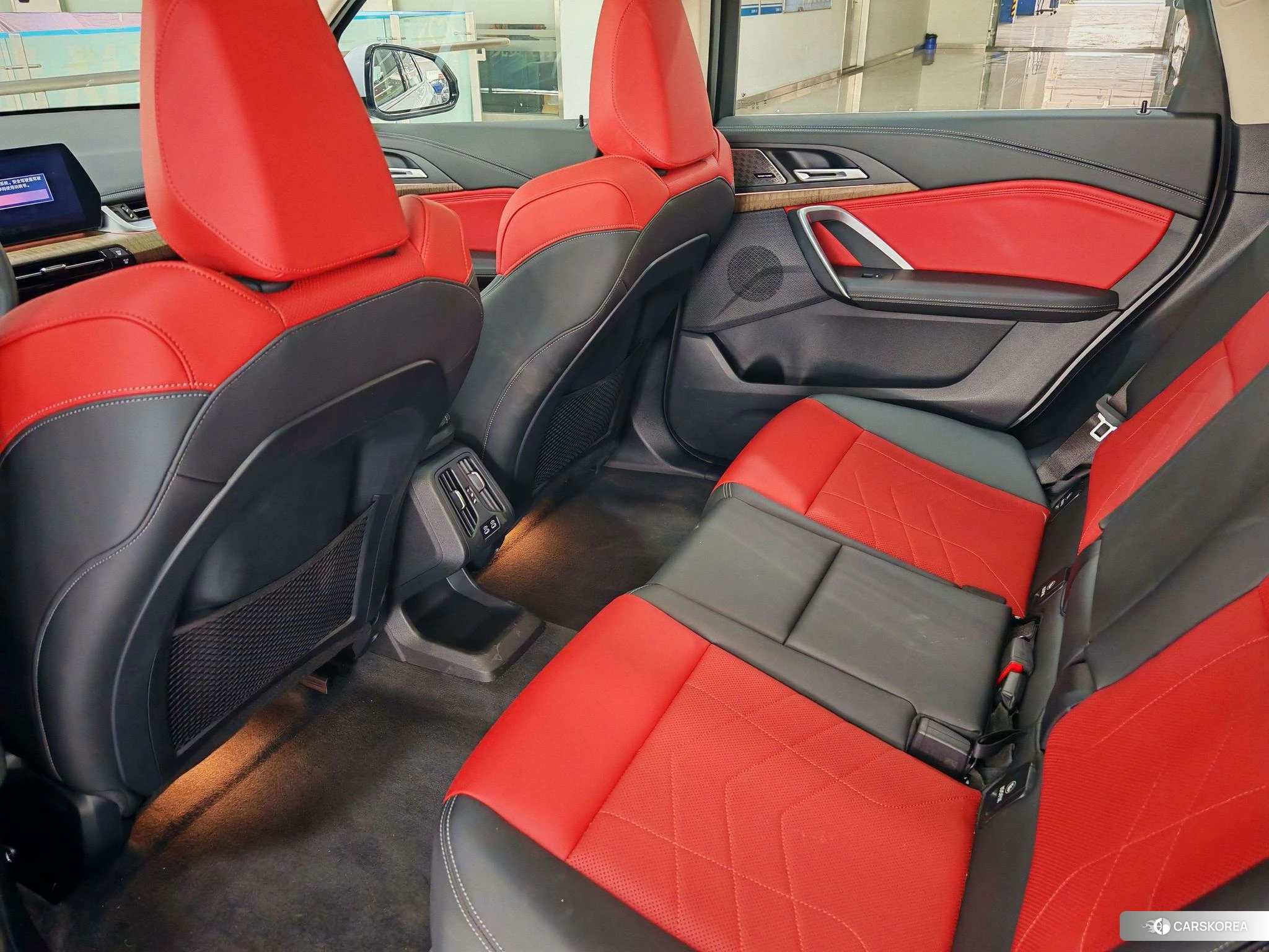 BMW iX1 2023 Белый из Китая, фото 5
