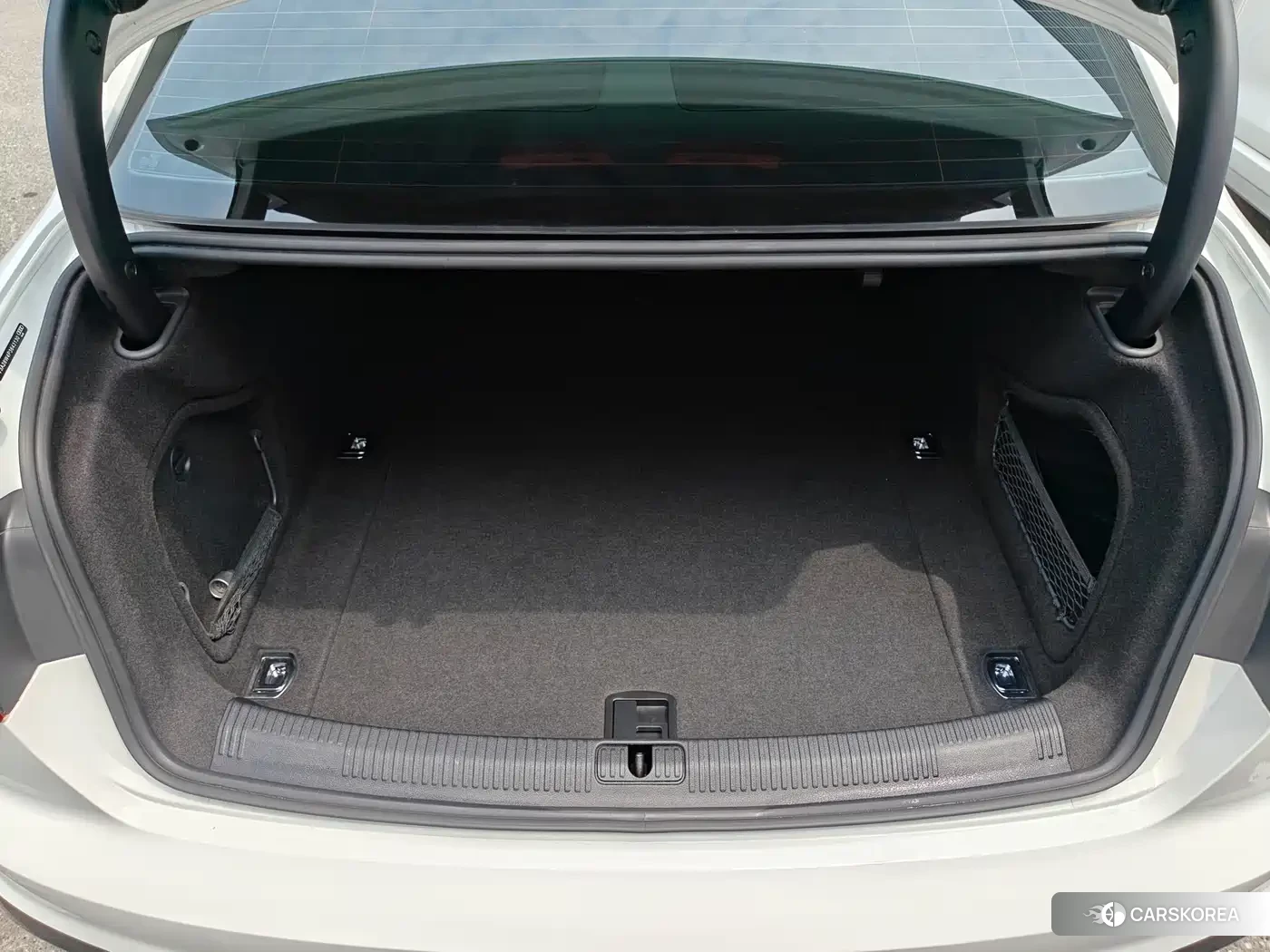 Audi A4L 2023 Белый из Китая, фото 6