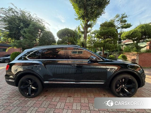 Bentley Bentayga 2018 Черный из Кореи, фото 2