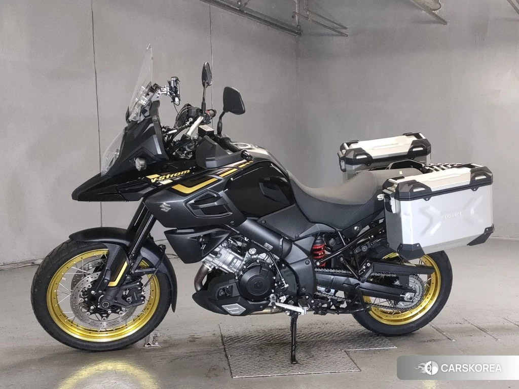 Проданный Suzuki V-STROM 1000XT 2020 из Японии