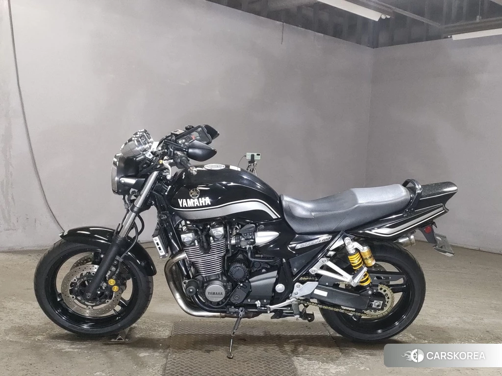 Проданный Yamaha XJR 1300 2013 из Японии, фото 2