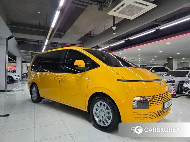 Hyundai Staria 2022 Желтый из Кореи, фото 4