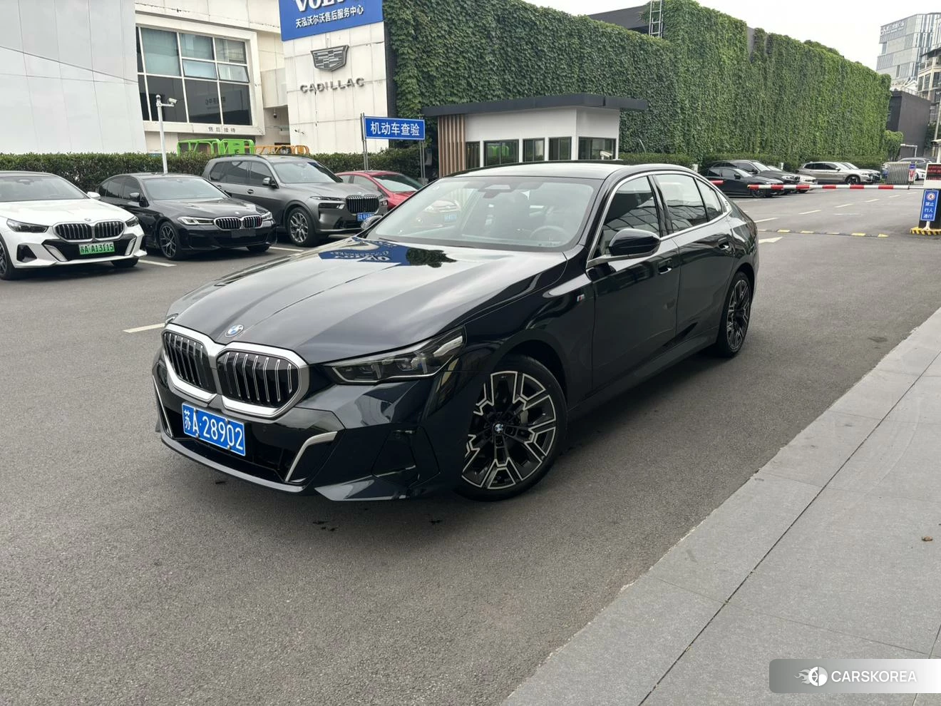 BMW 5 series 2024 Черный из Китая, фото 2