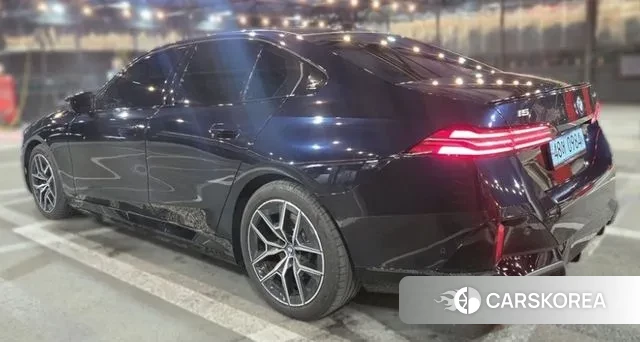 BMW i5 (G60) 2023 Черный из Кореи, фото 2