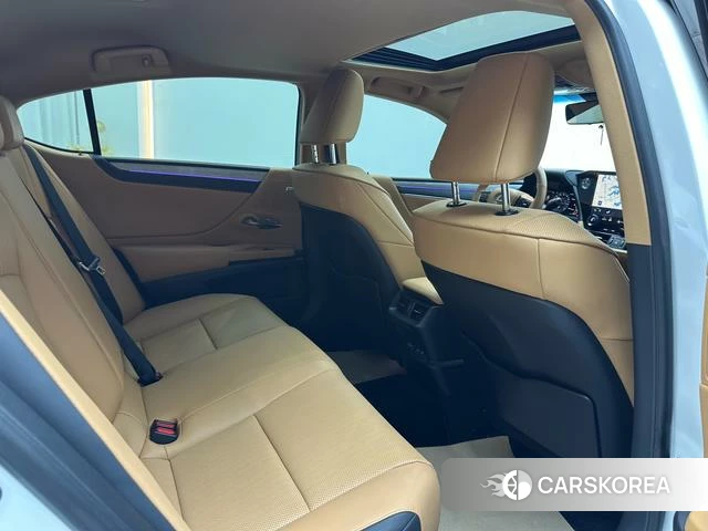 Lexus ES id 4255710 из Китая 12
