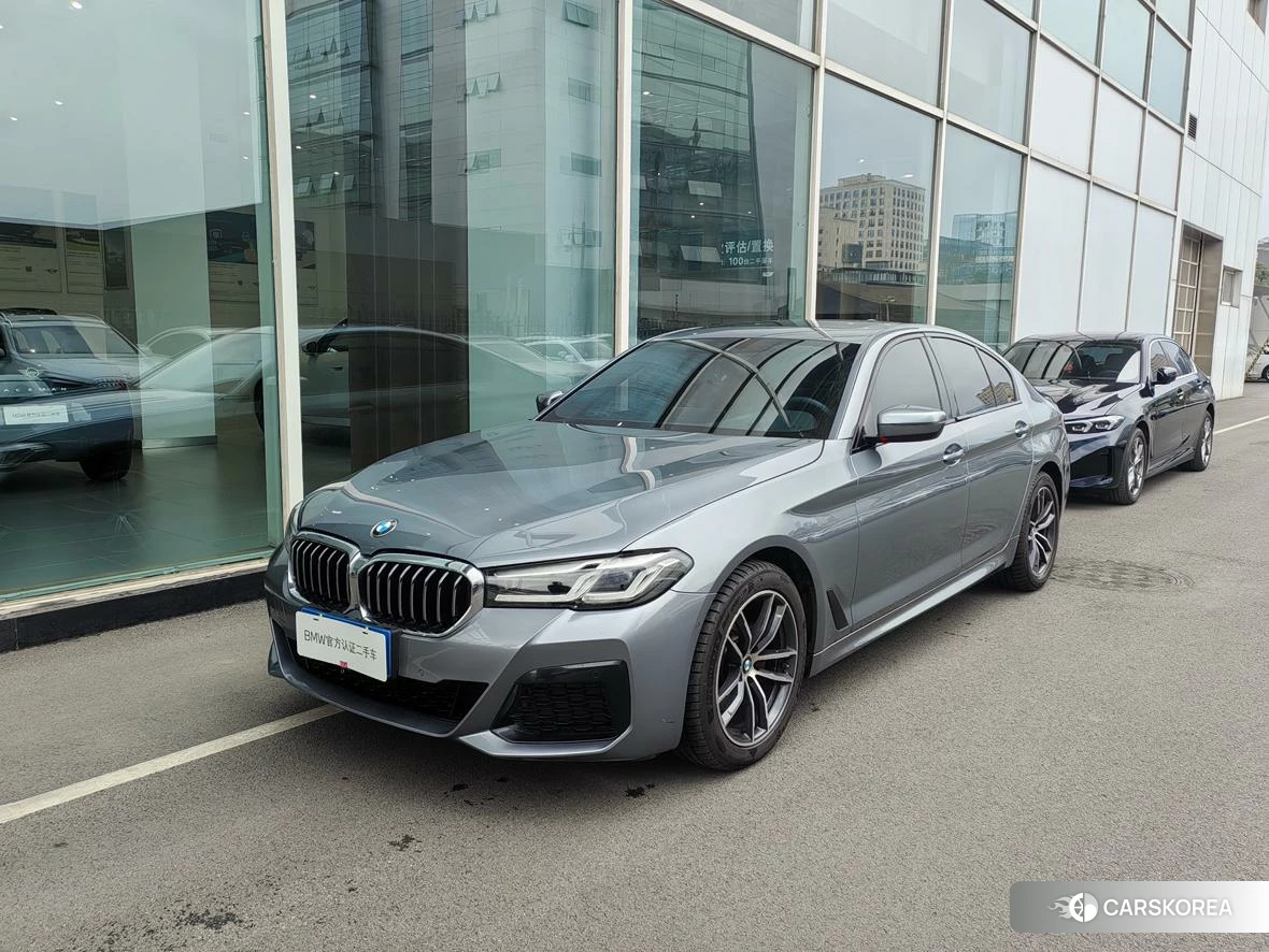 BMW 5 series (imported) 2021 Серебристо-серый из Китая, фото 2