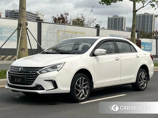 BYD Qin Yu 2018 Белый из Китая, фото 2