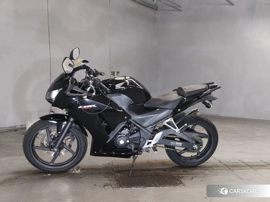 Проданный Honda CBR250R 2015 из Японии
