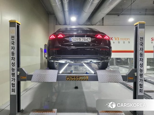 Mercedes-Benz E-Class W214 2025 Черный из Кореи, фото 2