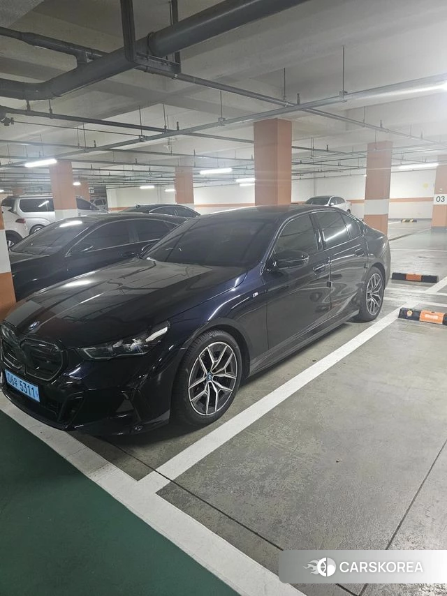 BMW i5 (G60) 2023 Черный из Кореи, фото 2