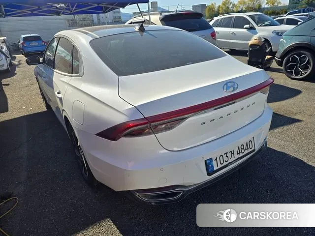 Hyundai The New Grandeur IG Hybrid 2022 Белый из Кореи, фото 2