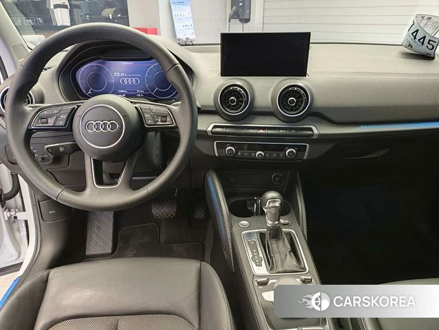 Audi Q2L e-tron id 4219641 из Китая 8