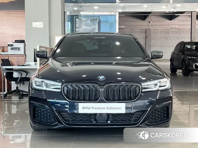 BMW 5 Series (G30) 2023 Черный двухцветный из Кореи, фото 6