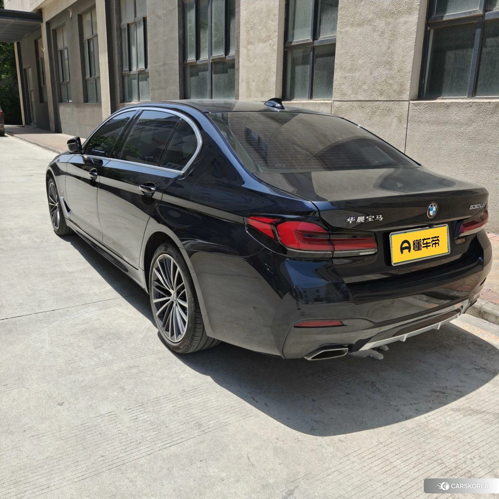 BMW 5 series 2021 Черный из Китая, фото 2