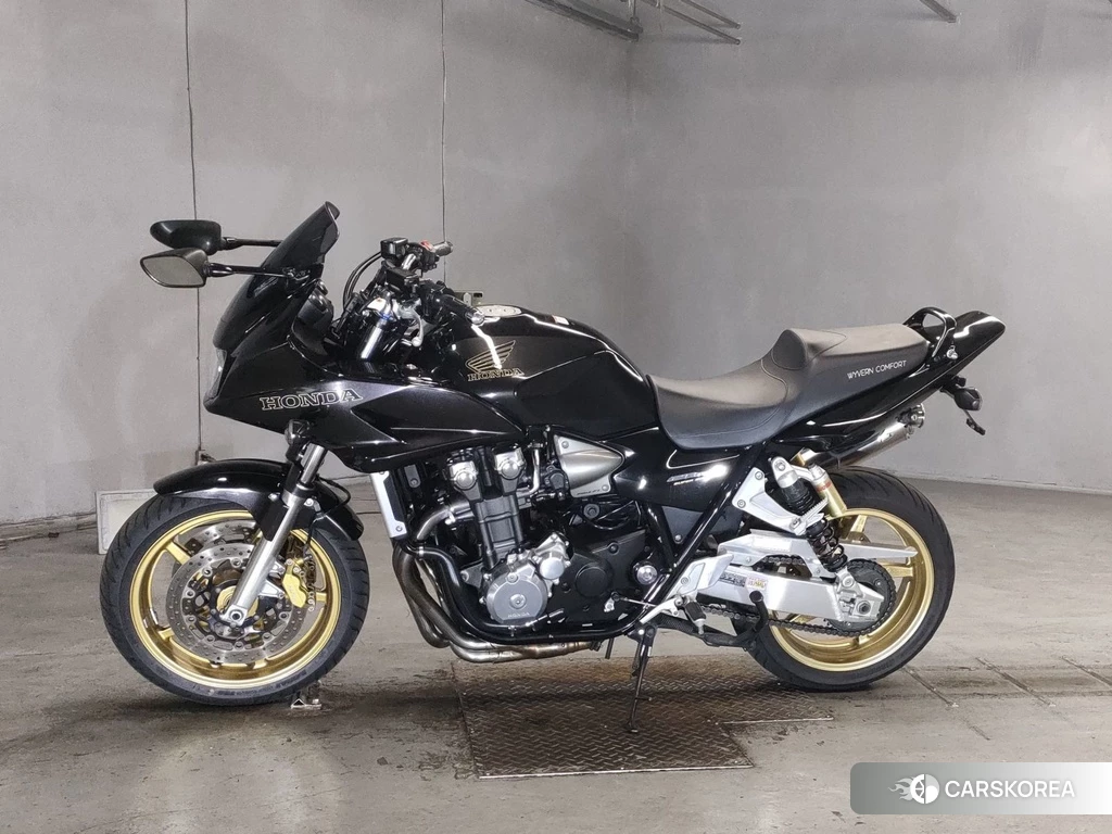 Проданный Honda CB1300SF BOLDOR 2010 из Японии, фото 2
