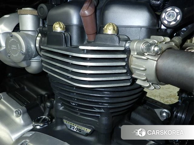 Engine photo