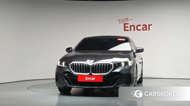 BMW 5 Series (G60) id 4847373 из Кореи 12