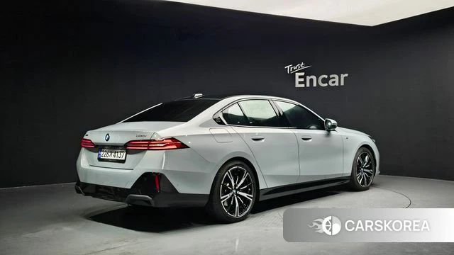 BMW 5 Series (G60) id 3805431 из Кореи 12