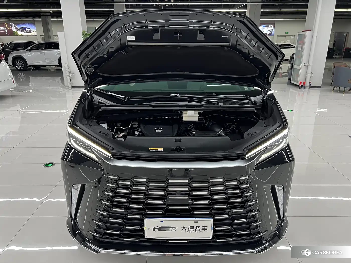 Lexus LM id 4664515 из Китая 12