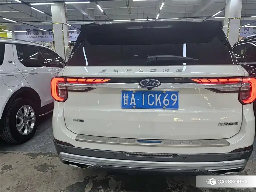 Ford Explorer 2023 Белый из Китая, фото 2