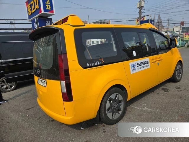 Hyundai Staria 2024 Желтый из Кореи, фото 2