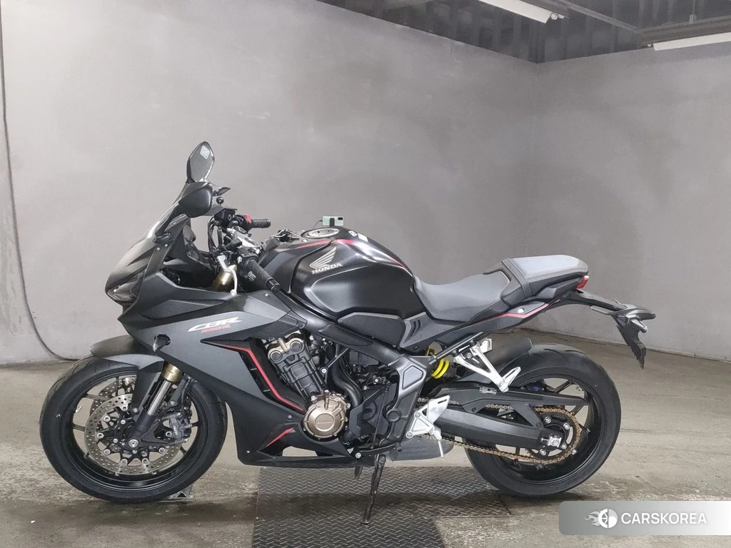 Проданный Honda CBR650R id 4176026 из Японии, фото 2