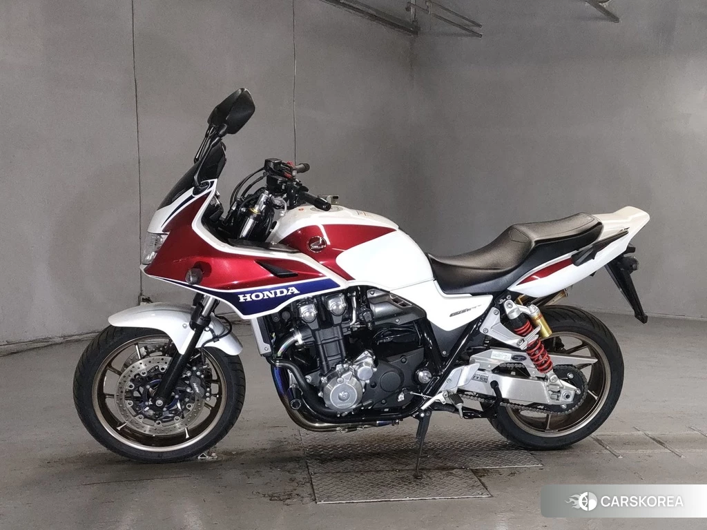 Проданный Honda CB1300SF BOLDOR 2016 из Японии