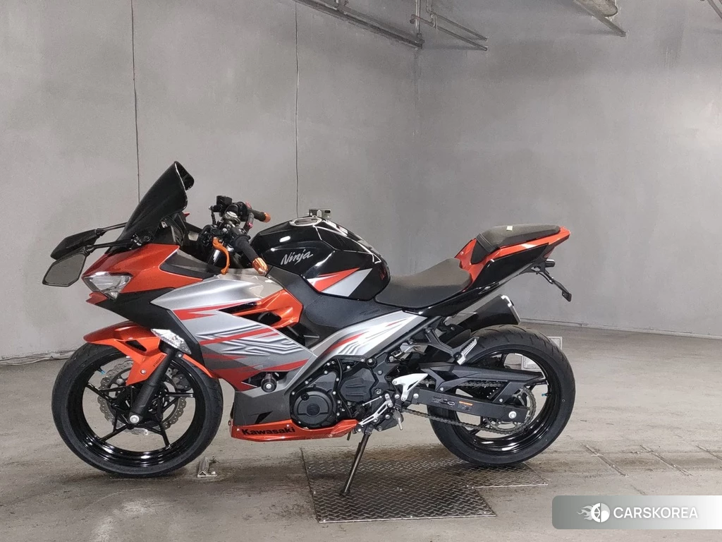 Проданный Kawasaki NINJA 400 2018 из Японии, фото 2