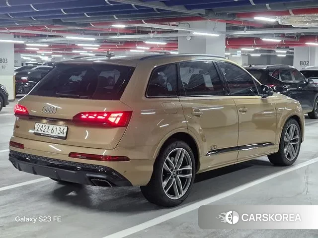 Audi Q7 (4M) 2024 Золотой из Кореи, фото 2