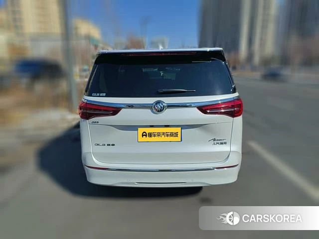 Buick GL8 2022 Белый из Китая, фото 2