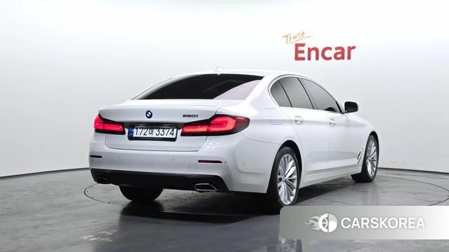 BMW 5 Series (G30) id 3842036 из Кореи 12