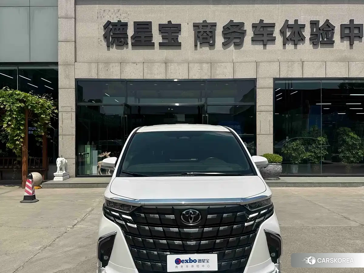 Toyota Elfa 2024 Белый из Китая, фото 2