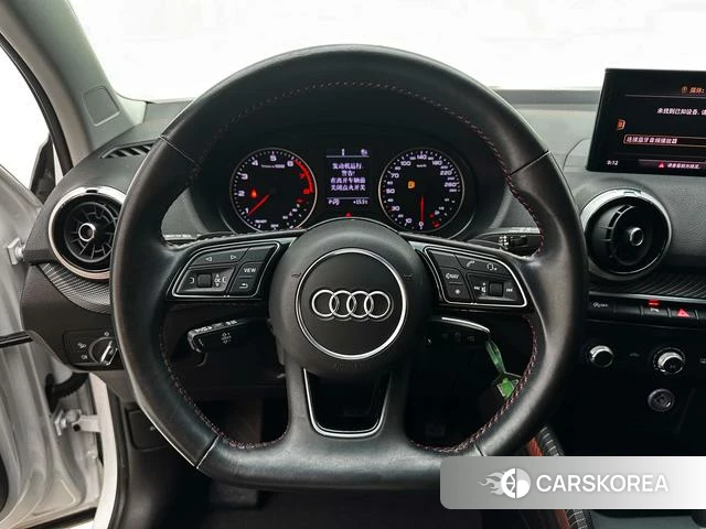 Audi Q2L id 4348396 из Китая 12