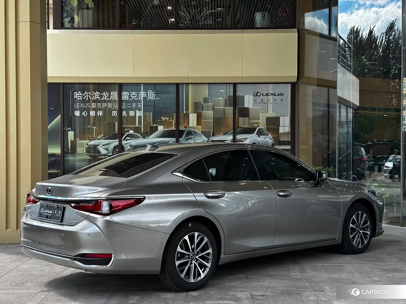 Lexus ES 2024 Silver/gray из Китая, фото 4