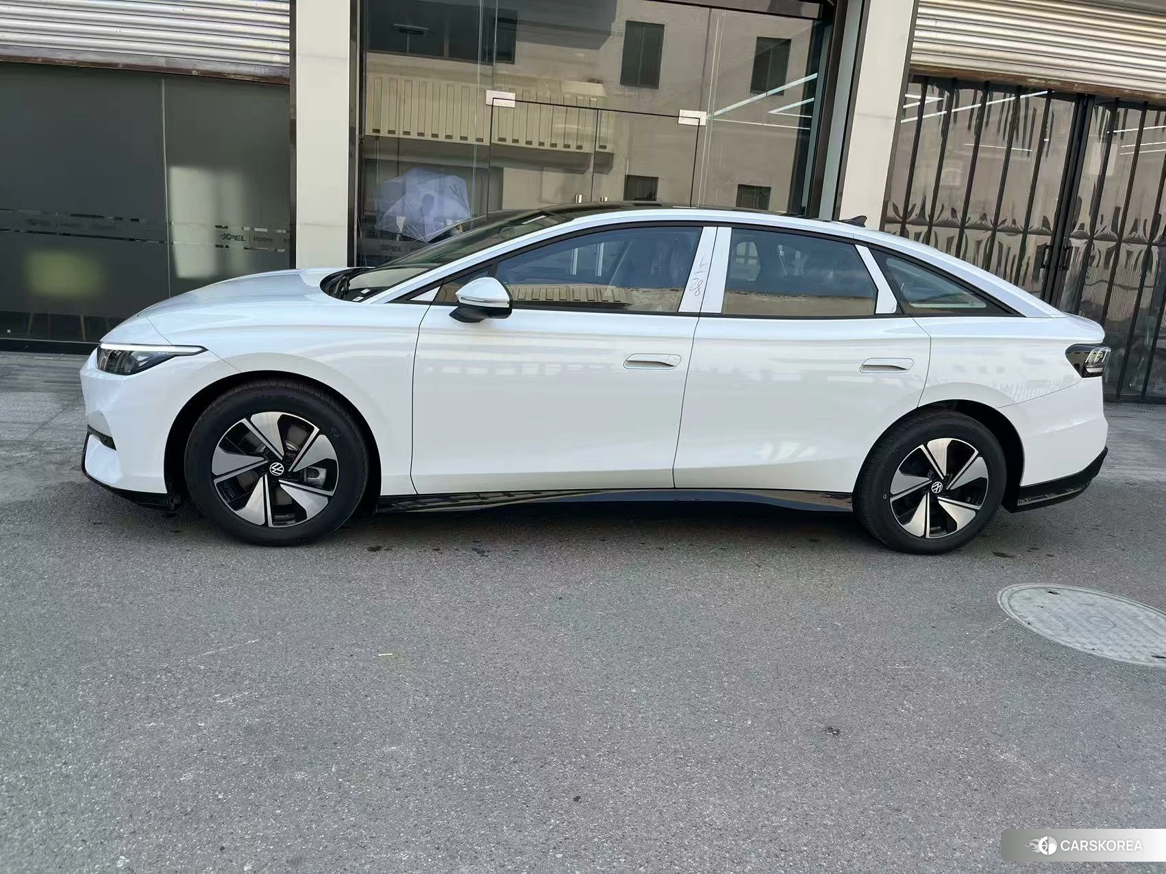 Volkswagen ID.7 VIZZION 2023 Белый из Китая, фото 2