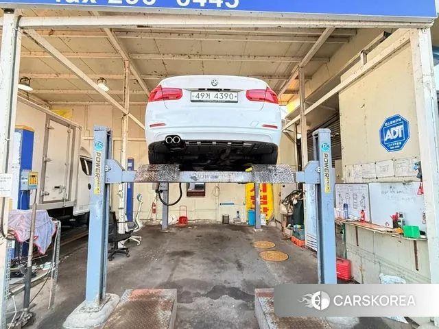 BMW 3 Series (F30) 2018 Белый из Кореи, фото 2