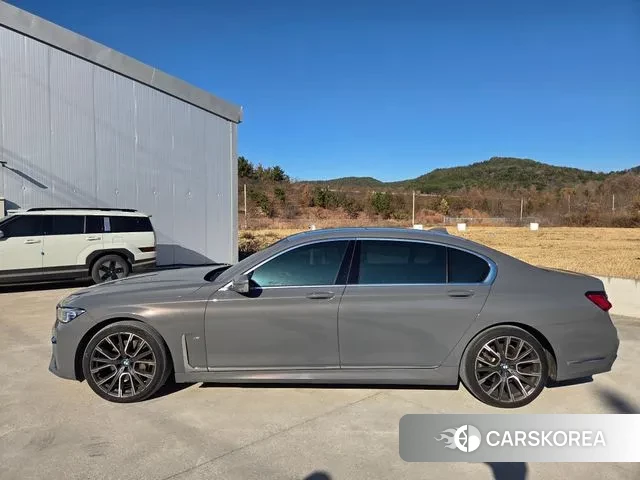 BMW 7 Series (G11) 2021 Серебристо-серый из Кореи, фото 2