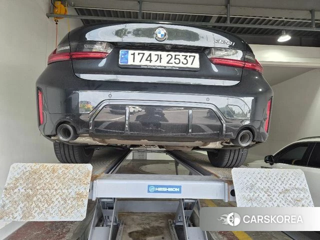 BMW 3 Series (G20) 2023 Черный из Кореи, фото 2