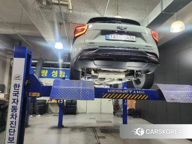 Chevrolet (GM Daewoo) Trax Crossover 2023 Зеленый из Кореи, фото 2