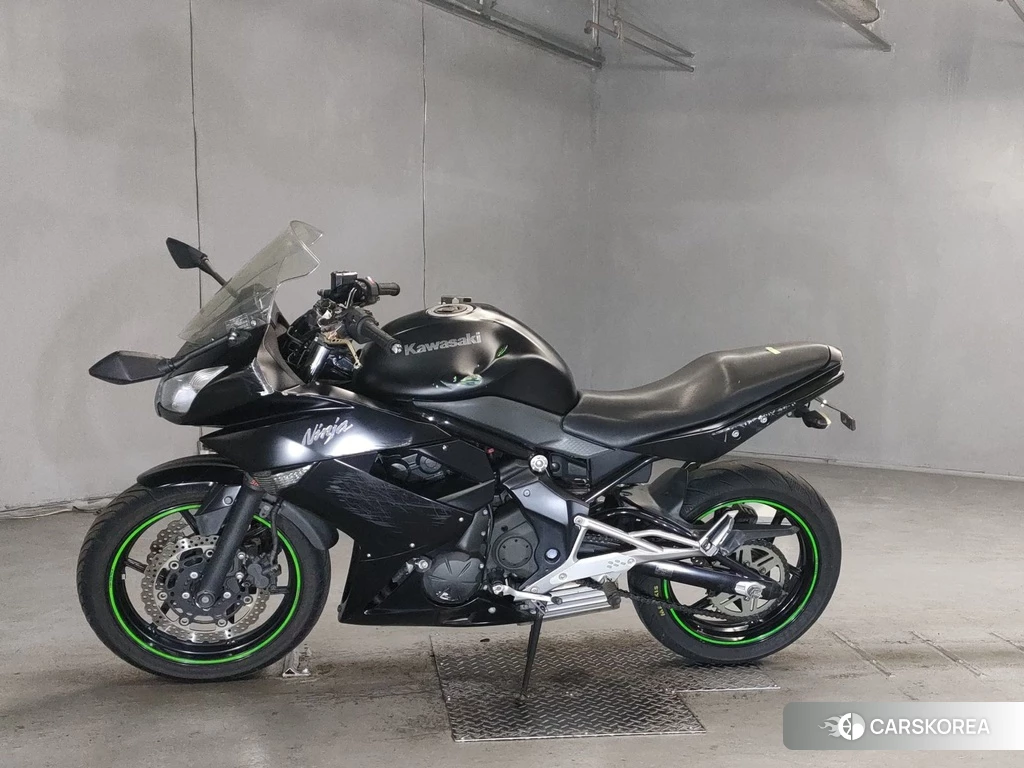 Проданный Kawasaki NINJA 400R 2011 из Японии