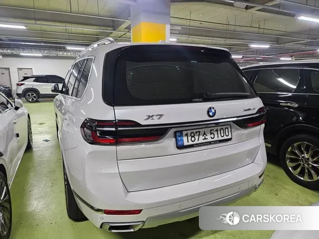 BMW X7 (G07) 2023 Белый из Кореи, фото 2