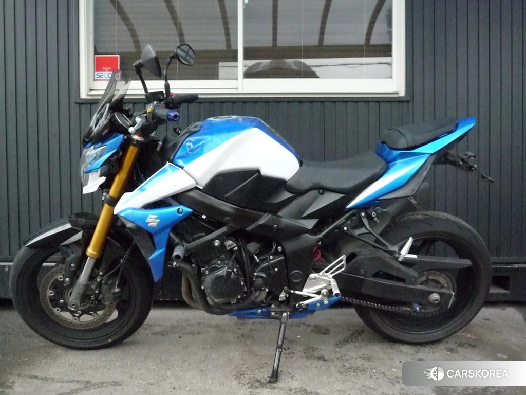 Проданный Suzuki GSR750 ABS 2015 из Японии, фото 2